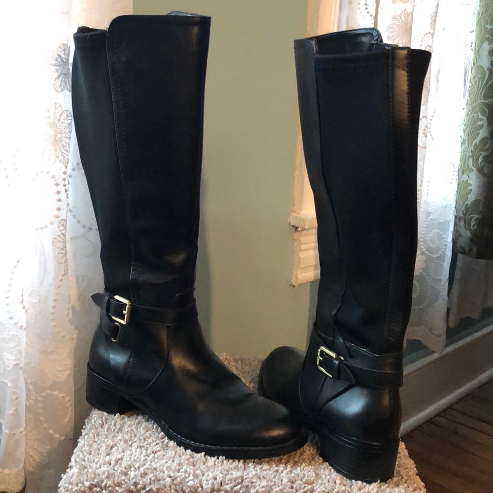 Black knee boots